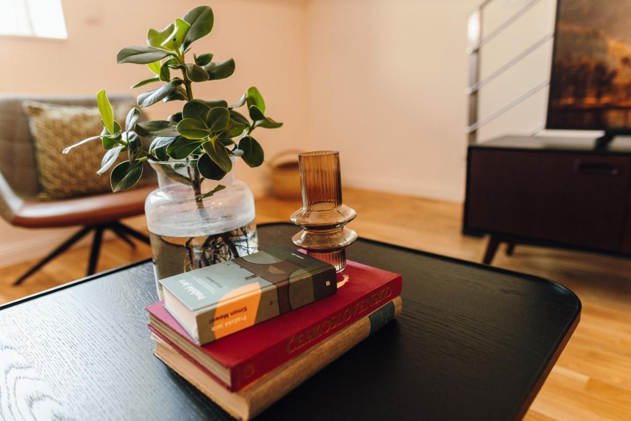 Modern Mezzanine Apt At Jecna St Prague Ngoại thất bức ảnh